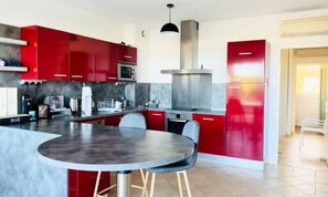 Fridge, microwave, dishwasher, coffee/tea maker