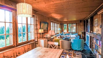 Télévision, cheminée