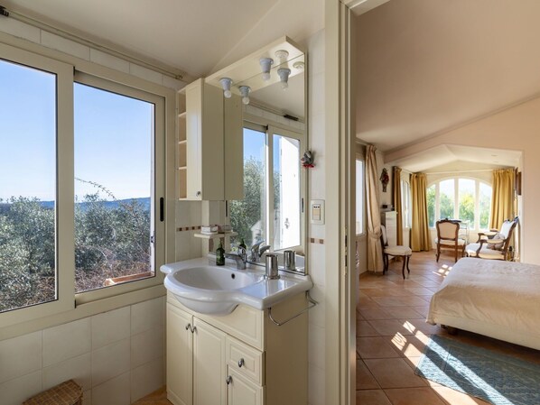 3 habitaciones, cuna de viaje y wifi gratis 