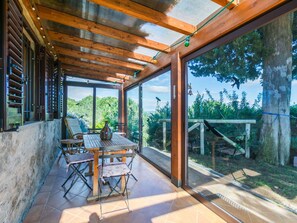 Outdoor dining - Beautiful private villa for 10 people with A/C, WIFI, private pool, TV, patio and panoramic view (Riparbella)