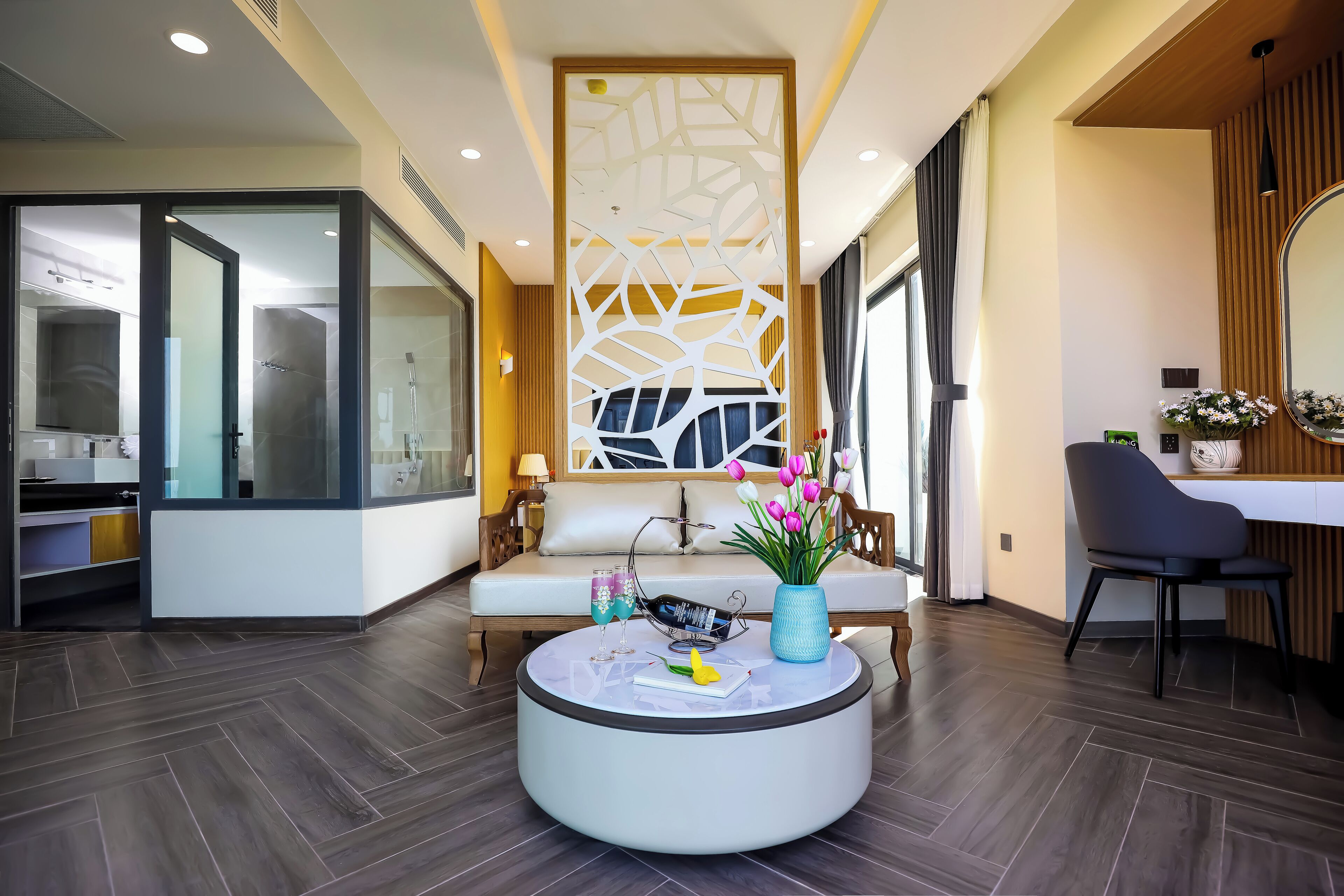 Minibar, cortinas opacas, wifi gratis y accesible en silla de ruedas