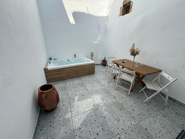 Bañera de hidromasaje interior