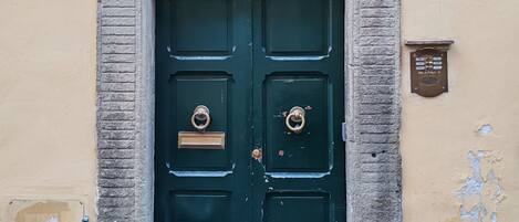 تفاصيل الفندق من الخارج