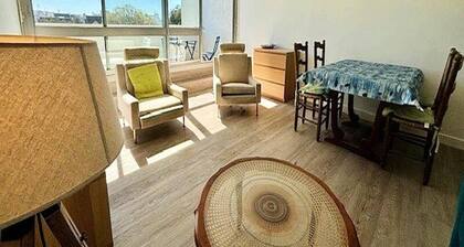 2 Rooms for 4 People