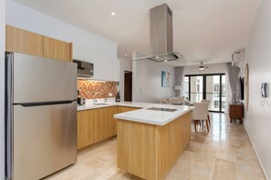 Fridge, microwave, oven, coffee/tea maker