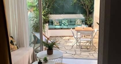 Very Bright Studio With Small Terrace