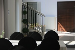 Lobby sitting area - Hotel Junior 2 (Kraków)
