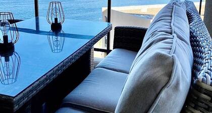 2 Rooms for 4 People