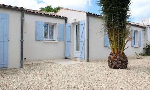 Houses & Villas for 6 People