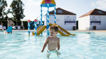 Kolam renang outdoor