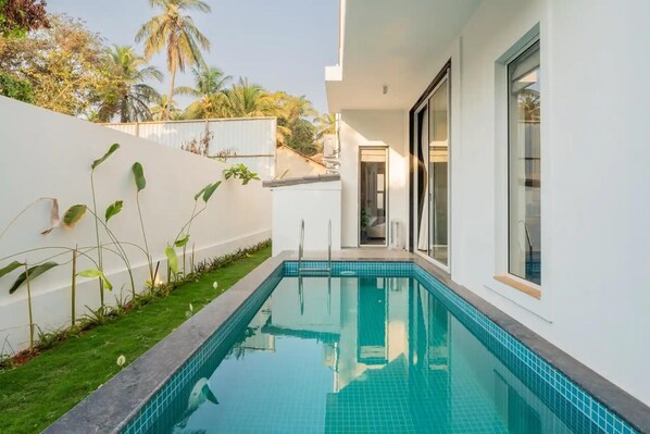 Indoor pool - Telferk 4BHK Luxurious Villa I Private Pool & Garden I Wifi I Anjuna Goa (Anjuna)