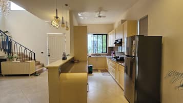 Fridge, microwave, stovetop, electric kettle