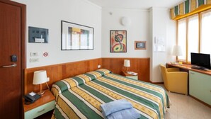 Room - Sunny single room steps from the Sea (Bibione)