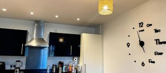 Cozy Private Room with Free Wi-Fi