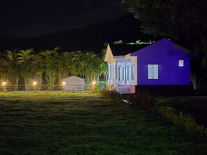 Exterior - Charming 2-bedroom villa in welcoming Wai with WiFi (Wai)