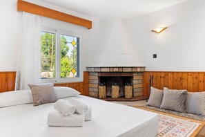 3 soverom, safe på rommet, strykejern/-brett og wi-fi (inkludert)