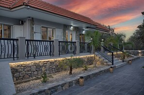 Exterior detail - S&T  Villa (Charaki)