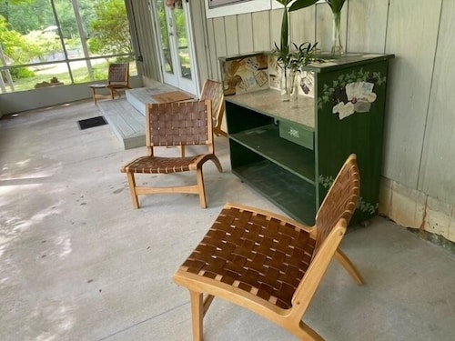 Quiet Retreat for longer term bookings- Downstairs apartment 5 miles to FSU