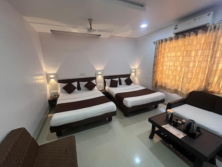 Family Room | Free WiFi