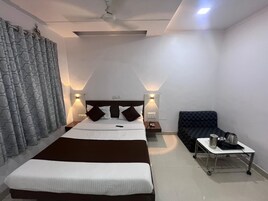 Deluxe Room | Free WiFi
