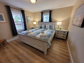 2 chambres, fer et planche à repasser, lit parapluie, Wi-Fi gratuit
