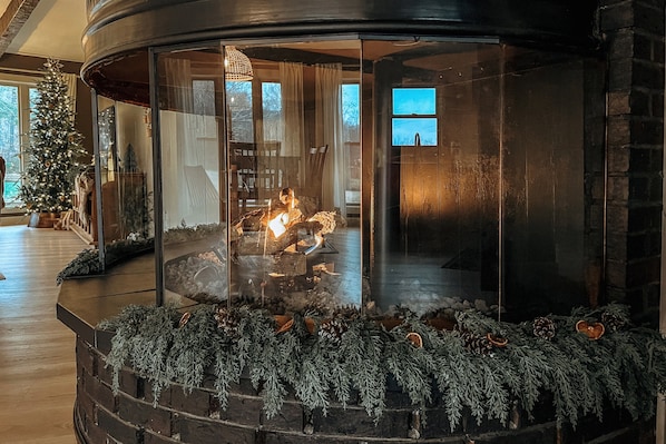 Interior - Unique 1970s Round House w/ Hot Tub (Elizabethtown)