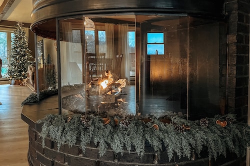 Unique 1970s Round House w/ Hot Tub