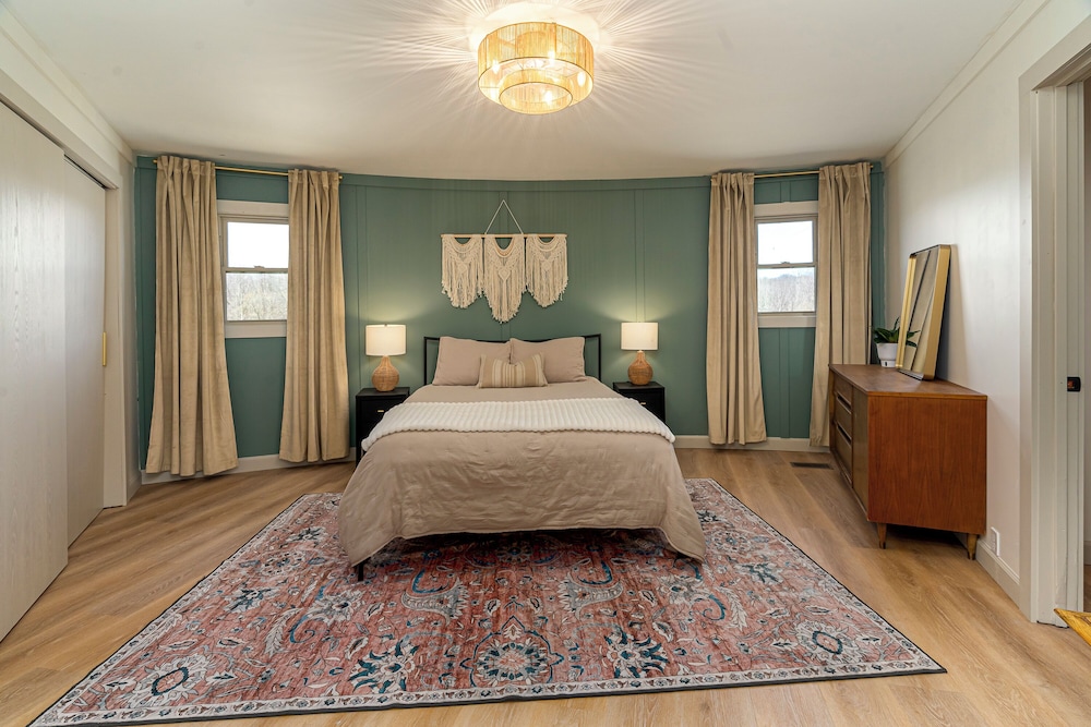 Unique 1970s Round House w/ Hot Tub - Hardin County | Vrbo