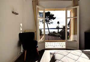 6 bedrooms, iron/ironing board, free WiFi, bed sheets