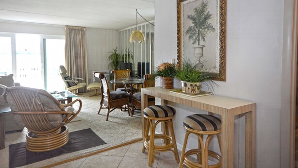 Interior - Modern and remodeled 1BD and 1.5 Bath direct Ocean Front condo with Free WiFi and linens included (Ocean City)