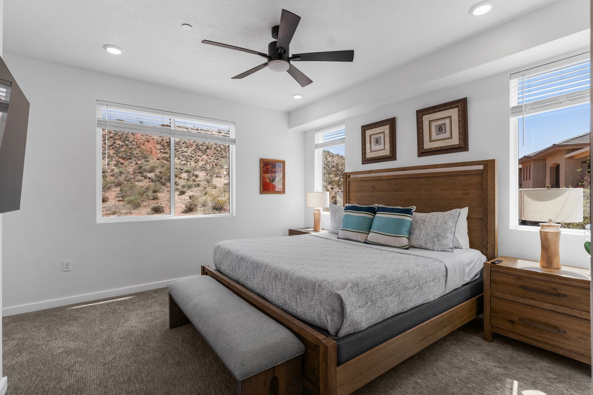 5 bedrooms, iron/ironing board, WiFi, bed sheets