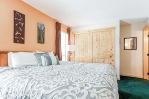 Leilighet, flere senger, peis (Family Fun Condo) | 2 soverom, individuelt dekorert og individuelt innredet