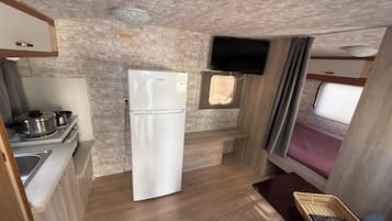 Economy Cottage, Patio, Garden View | Living area