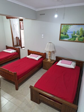 Leilighet – classic, bakgårdsutsikt | Blendingsgardiner og wi-fi (inkludert)