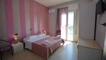 Superior-Doppel- oder -Zweibettzimmer, Balkon, Meerblick | Schreibtisch, kostenloses WLAN