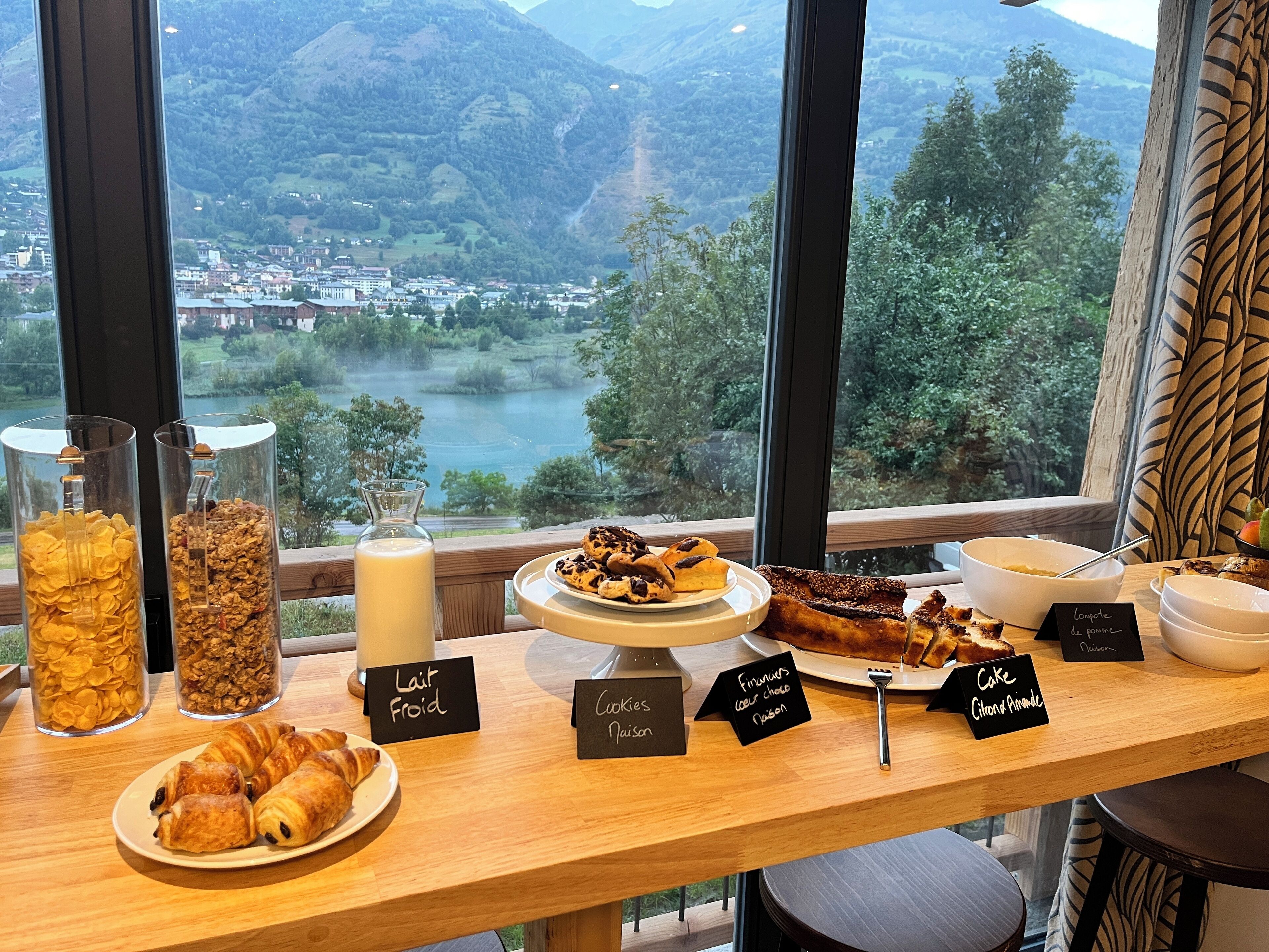 Dagelijks continentaal ontbijt inbegrepen