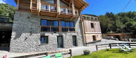 Fachada da propriedade