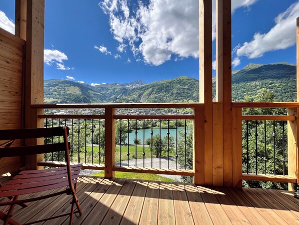 Een kluis op de kamer, verduisterende gordijnen, geluiddichte muren