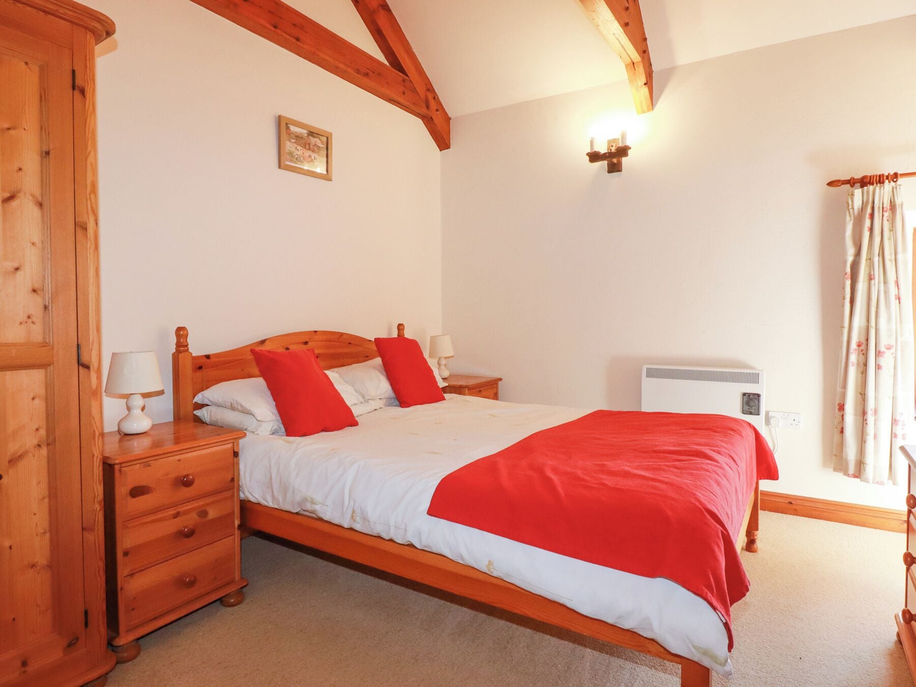 2 bedrooms, individually decorated, individually furnished, free WiFi