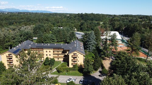 Como Lake Milan Dream Apartment - 5 minutes from the highway, surrounded by greenery