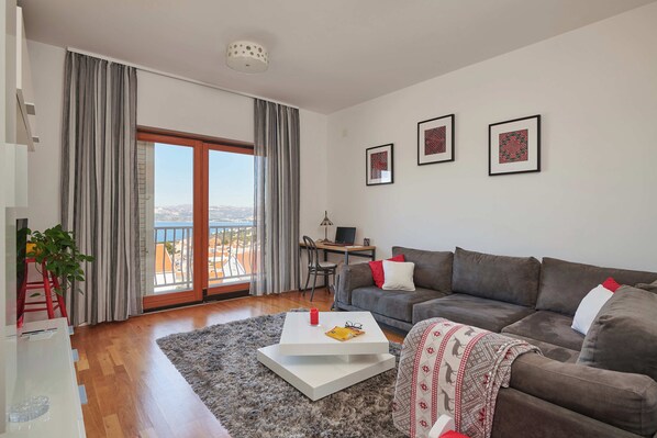 Téléviseur connecté, foyer