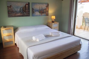 3 bedrooms, iron/ironing board, WiFi, bed sheets - Noradia. Corfu villa near Achilleion palace. Private beach at 1,5Km. (Achilleio)