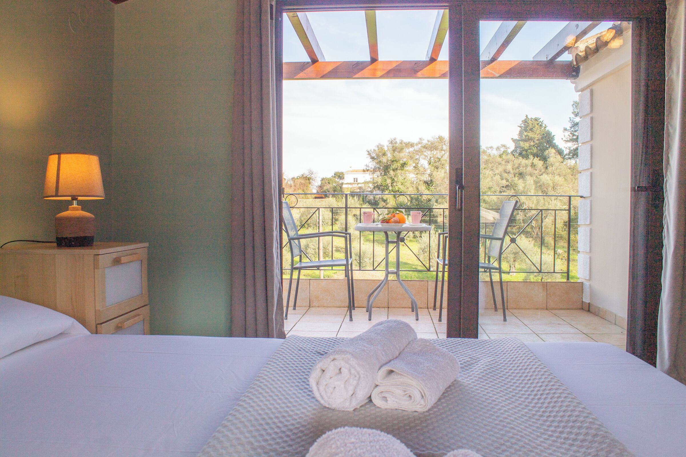 3 chambres, fer et planche à repasser, Wi-Fi, draps fournis