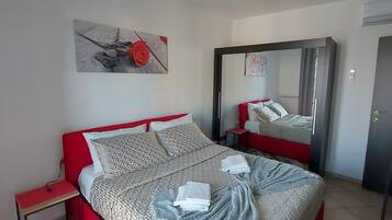 1 Schlafzimmer, BĂŒgeleisen/BĂŒgelbrett, kostenloses WLAN, BettwĂ€sche