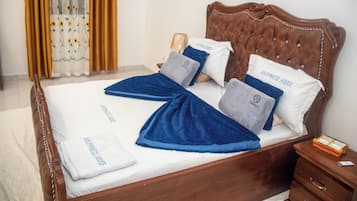 1 Schlafzimmer, Schreibtisch, BĂŒgeleisen/BĂŒgelbrett, kostenloses WLAN