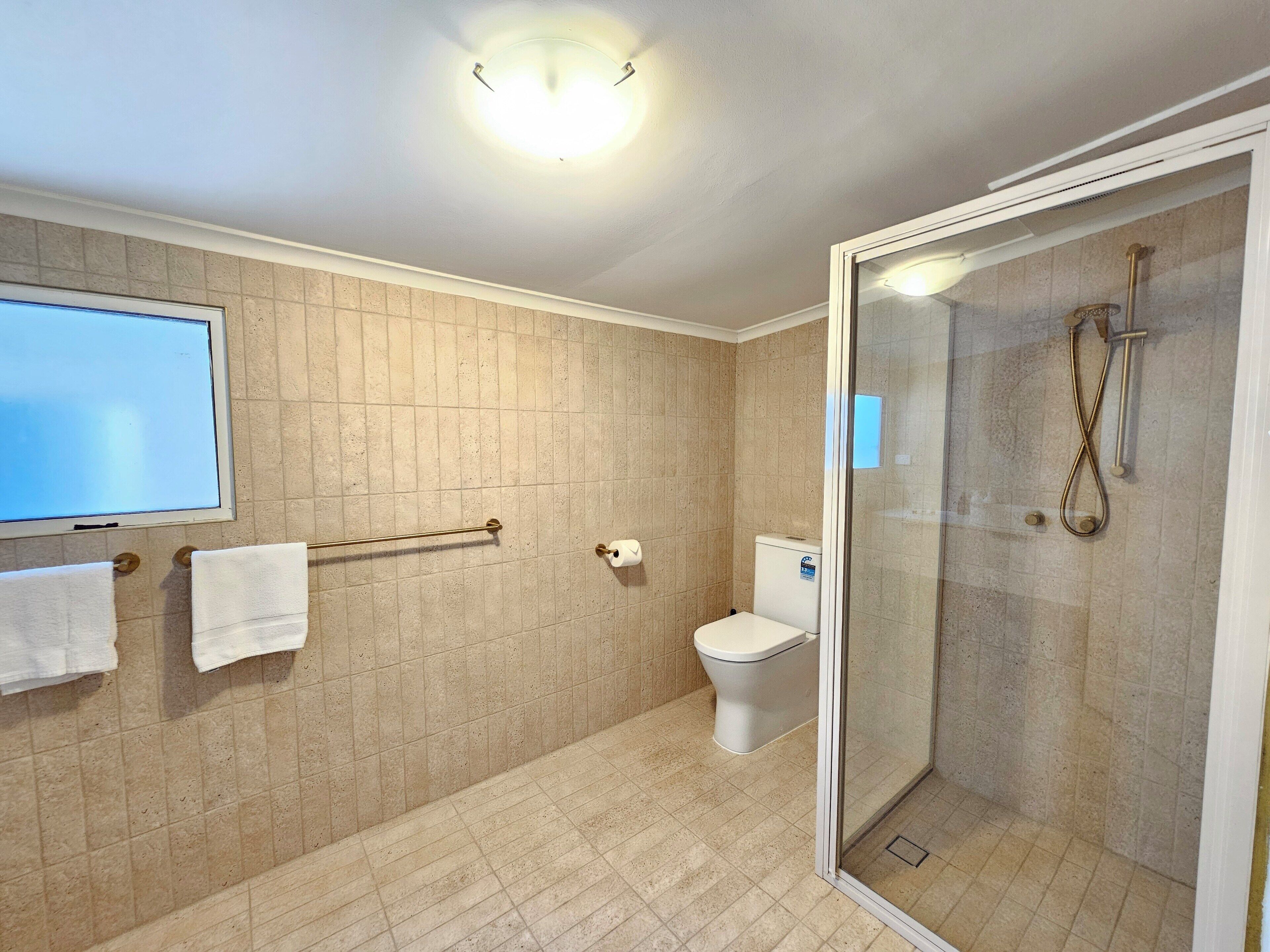 Shower, towels