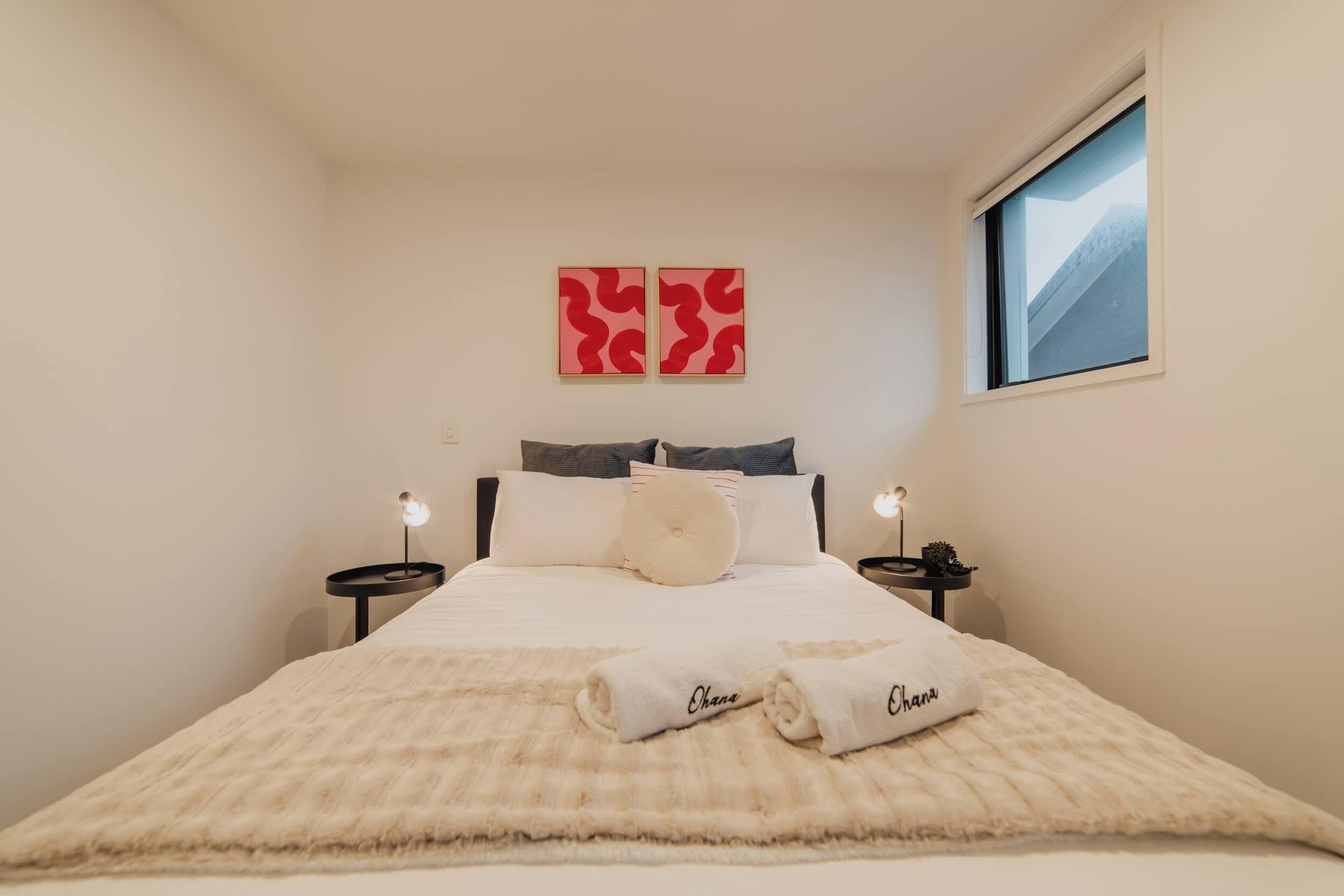 2 habitaciones, tabla de planchar con plancha, wifi y ropa de cama 