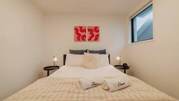 2 habitaciones, tabla de planchar con plancha, wifi y ropa de cama