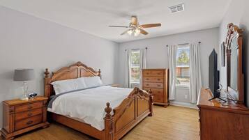 3 Schlafzimmer, Bügeleisen/Bügelbrett, WLAN, Bettwäsche