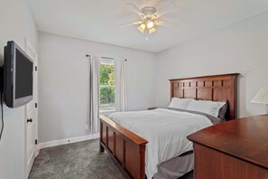 3 chambres, fer et planche à repasser, Wi-Fi, draps fournis